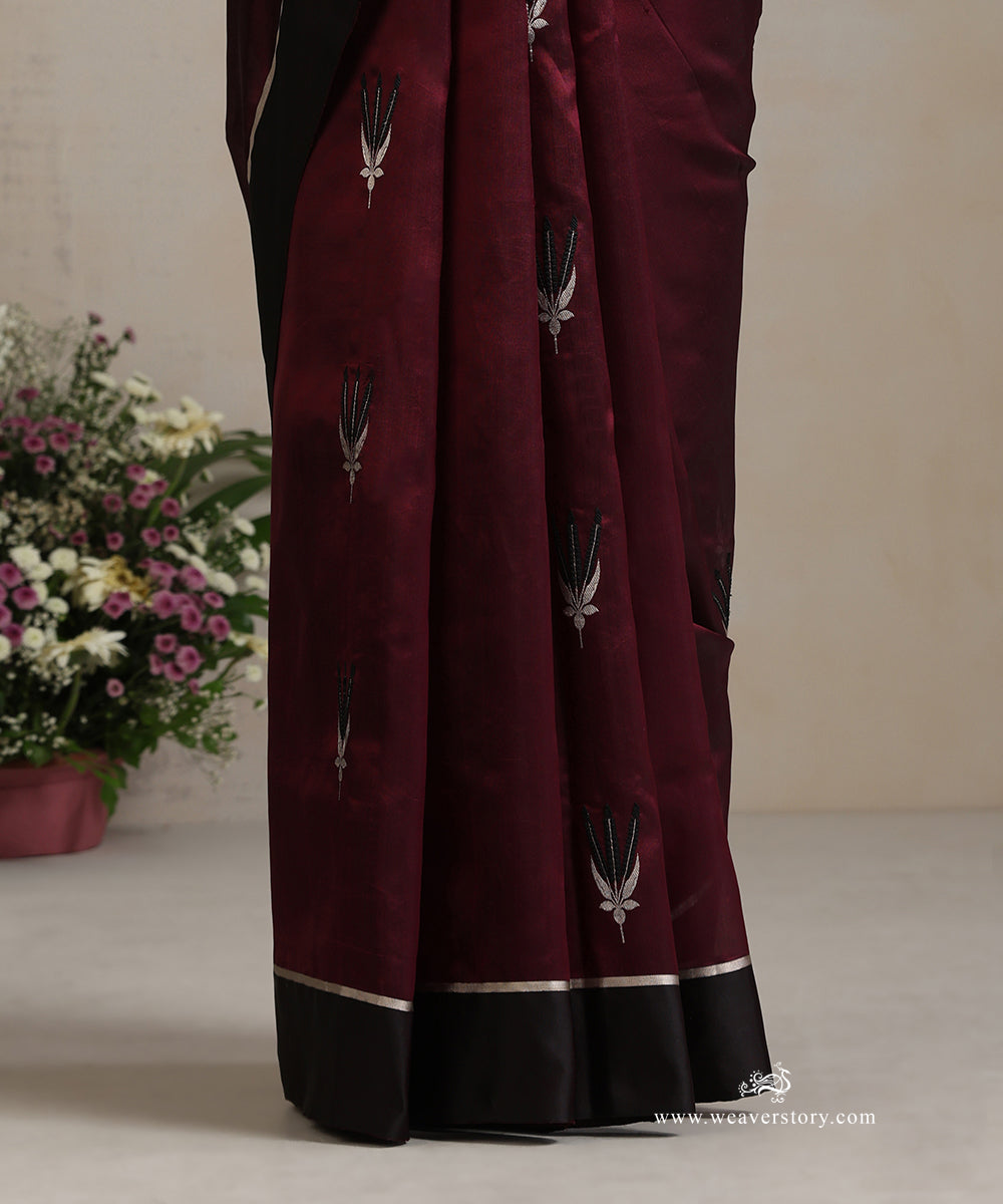 Dark_Wine_Handloom_Pure_Silk_Chanderi_Saree_With_Corn_Motif_And_Black_Border_WeaverStory_04