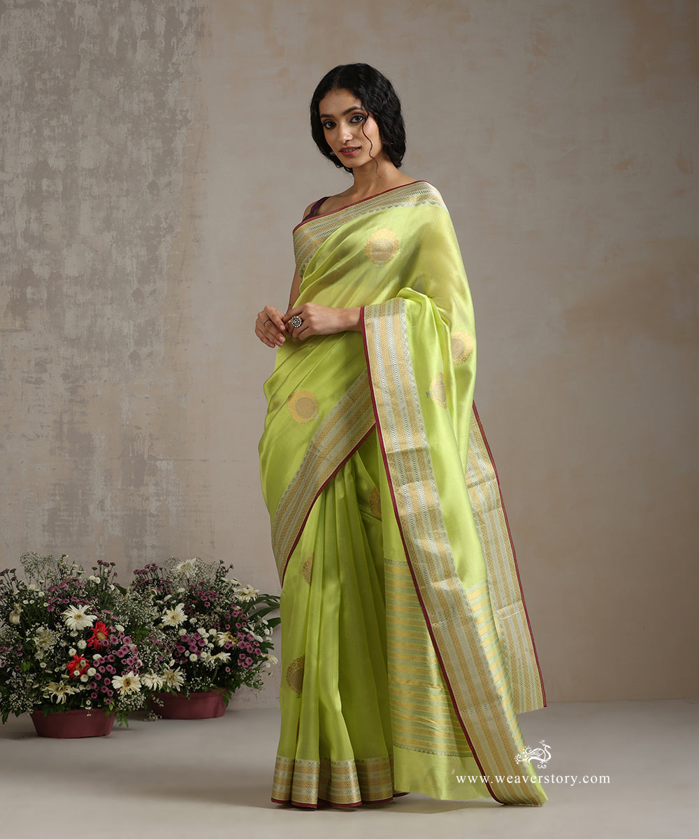 Handloom_Lemon_Green_Silk_Pure_Chanderi_Silk_Saree_With_Morpankhi_Motif_And_Pink_Selvedge_WeaverStory_02