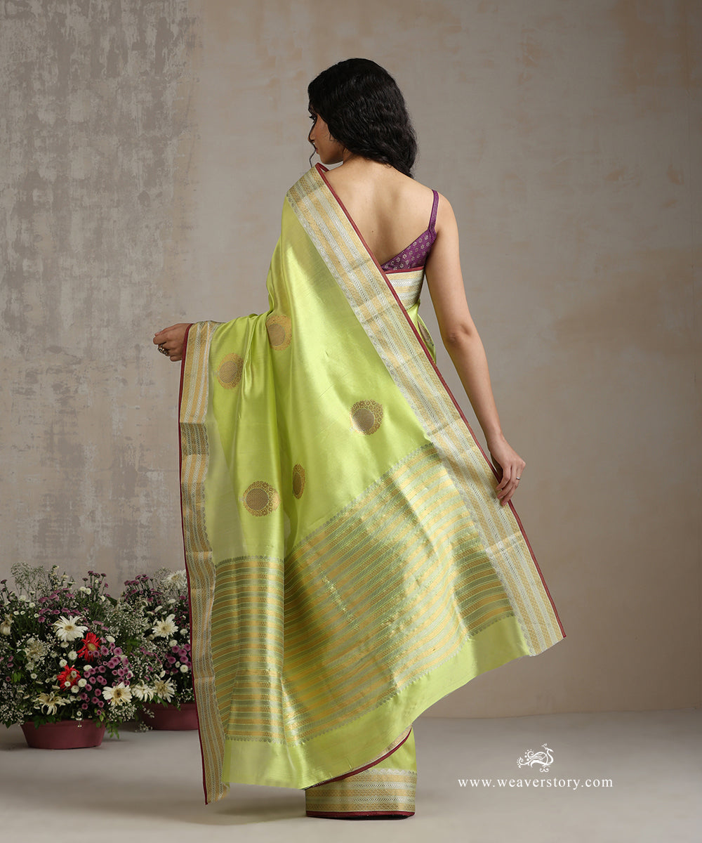 Handloom_Lemon_Green_Silk_Pure_Chanderi_Silk_Saree_With_Morpankhi_Motif_And_Pink_Selvedge_WeaverStory_03