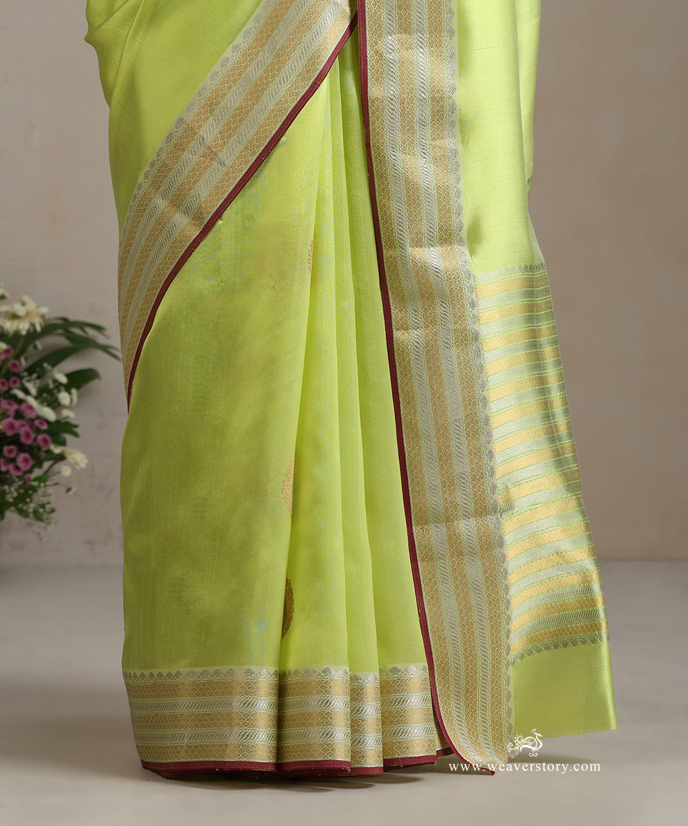 Handloom_Lemon_Green_Silk_Pure_Chanderi_Silk_Saree_With_Morpankhi_Motif_And_Pink_Selvedge_WeaverStory_04