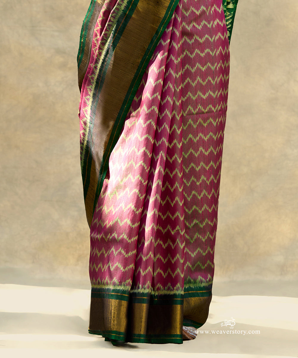 Handloom_Pink_And_Green_Pure_Raw_Silk_Ikat_Patola_Saree_And_Greeen_Pallu_With_Zigzag_Pattern_WeaverStory_04