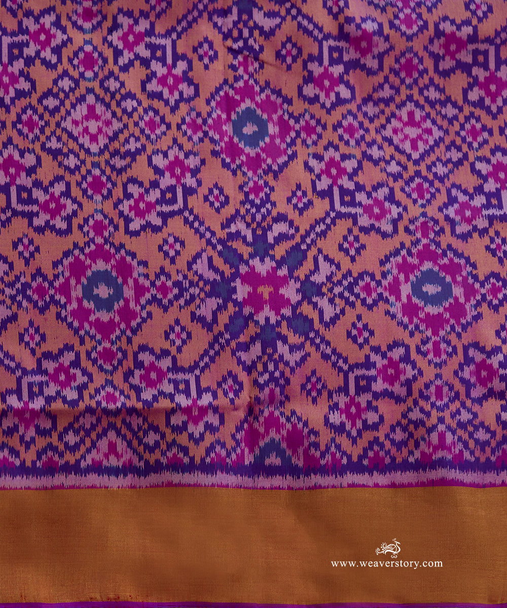 Purple_Handloom_Pure_Mulberry_Silk_Ikat_Patola_Saree_With_Nartaki_Motif_On_Pallu_WeaverStory_05