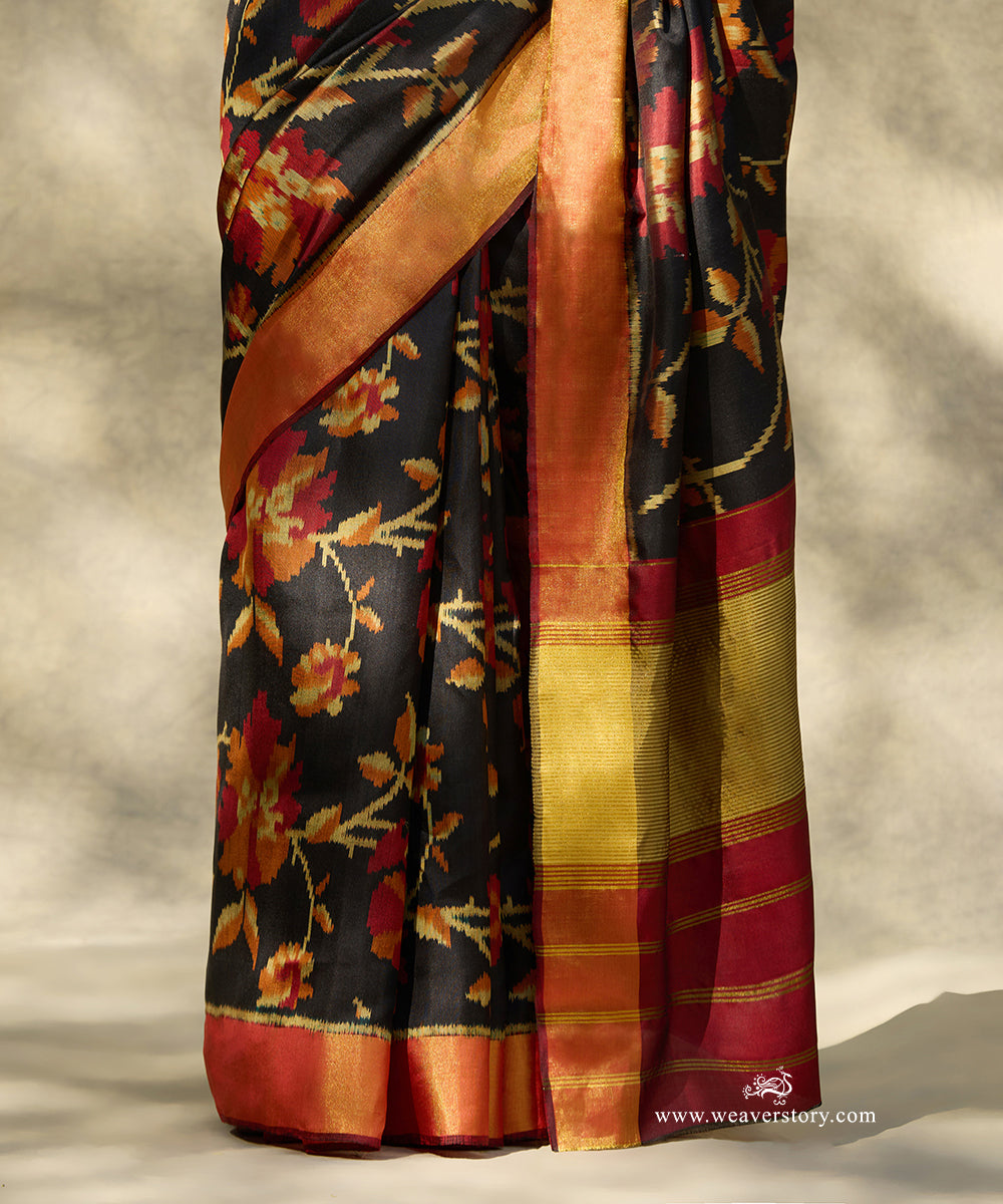 Black_Handloom_Pure_Mulberry_Silk_Ikat_Patola_Saree_With_Allover_Flower_Motif_And_Maroon_Border_And_Pallu_WeaverStory_04