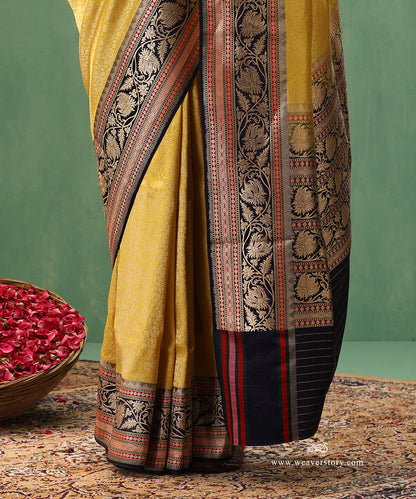 Handloom_Yellow_Pure_Katna_Silk_Kimkhab_Banarasi_Saree_With_Blue_Satin_Meenakari_Border_WeaverStory_04