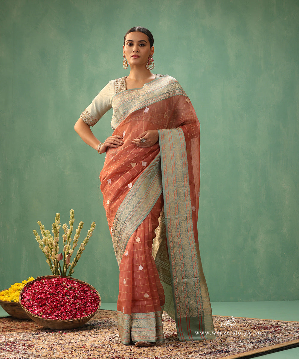 Handloom_Old_Rose_Kora_Silk_Checks_Saree_With_Ice_Blue_Satin_Meenakari_Border_WeaverStory_02