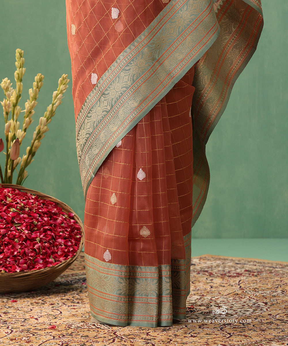 Handloom_Old_Rose_Kora_Silk_Checks_Saree_With_Ice_Blue_Satin_Meenakari_Border_WeaverStory_04