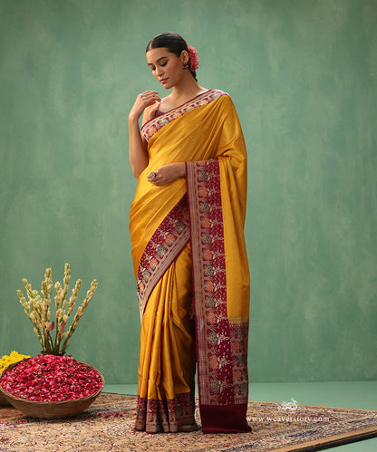 Mustard_Handloom_Pure_Satin_Silk_Small_Chand_Motif_Banarasi_Saree_With_Wine_Meenakari_Border_WeaverStory_02