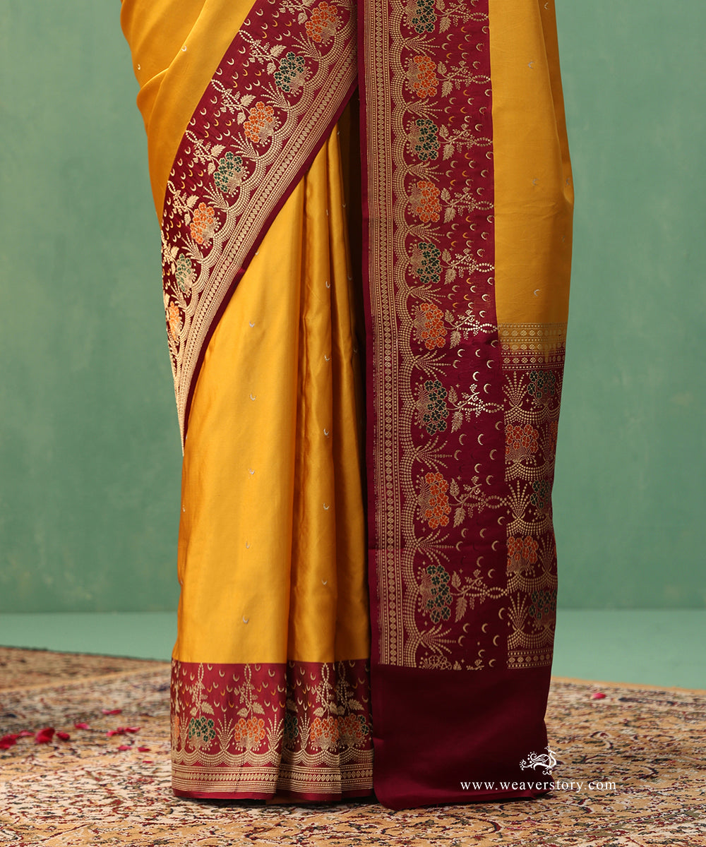 Mustard_Handloom_Pure_Satin_Silk_Small_Chand_Motif_Banarasi_Saree_With_Wine_Meenakari_Border_WeaverStory_04