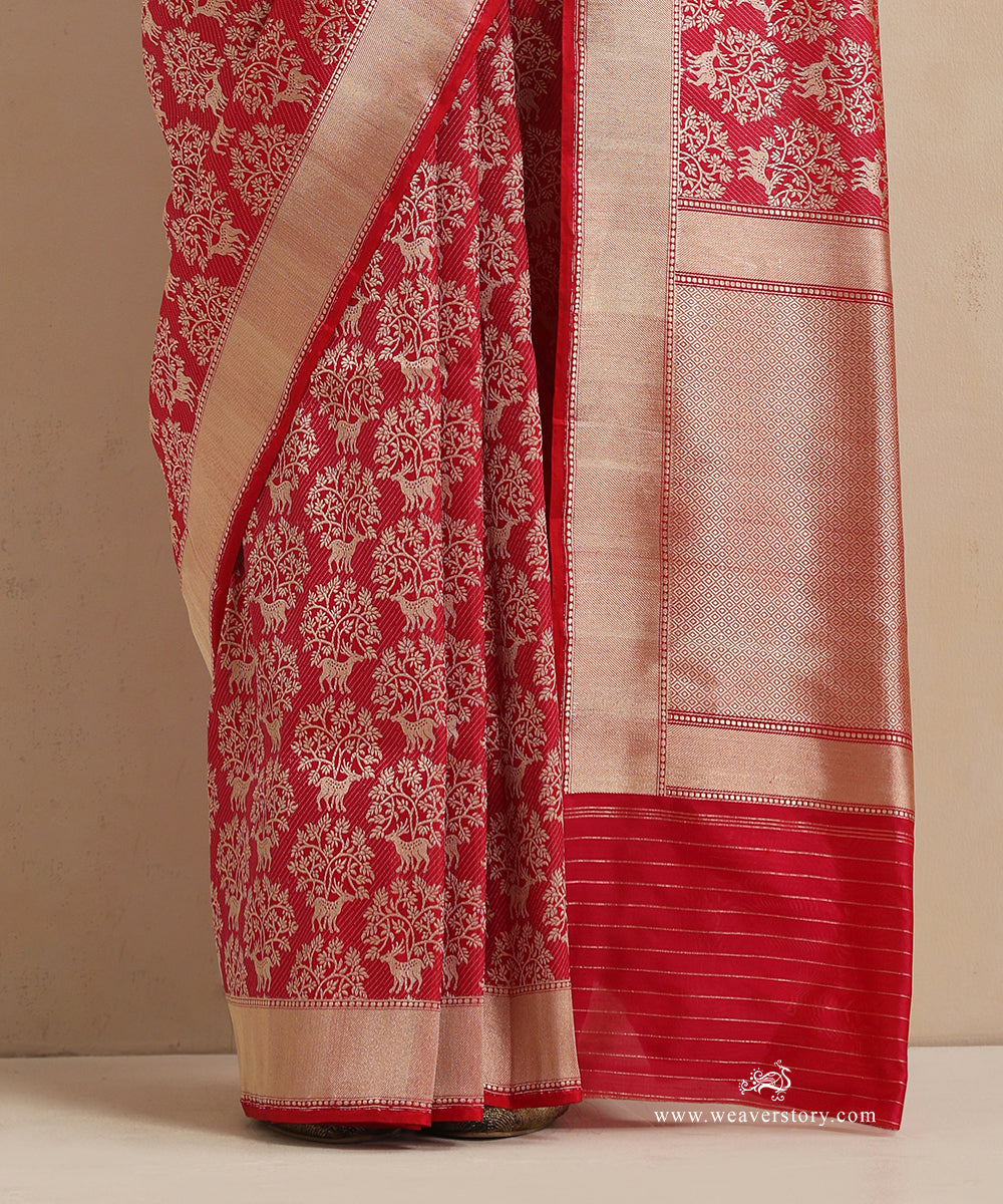 Handloom_Pink_Pure_Katan_Silk_Kimkhab_Shikargah_Banarasi_Saree_With_Deer_Motifs_WeaverStory_04