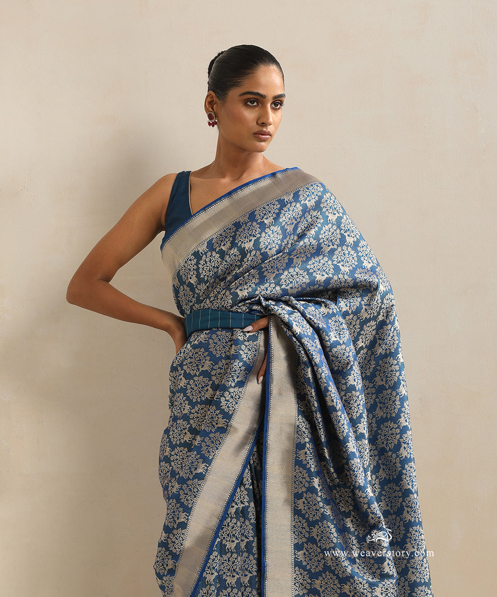 Handloom_Teal_Katan_Silk_Kimkhab_Shikargah_Banarasi_Saree_With_Deer_Motifs_WeaverStory_01