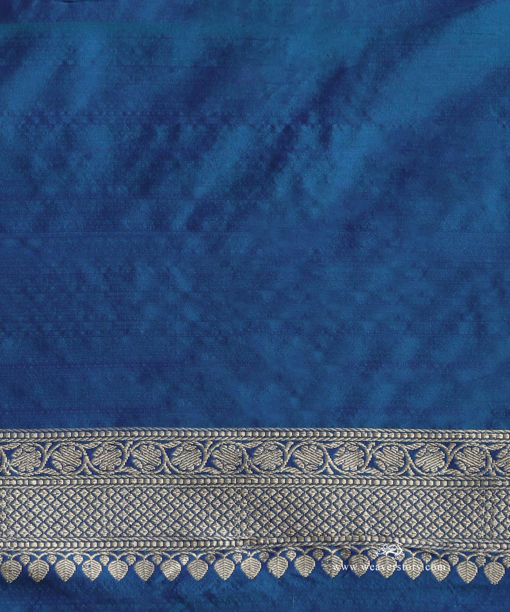 Teal_Handloom_Pure_Katan_Silk_Kimkhab_Shikargah_Banarasi_Saree_With_Pink_Selvedge_WeaverStory_05