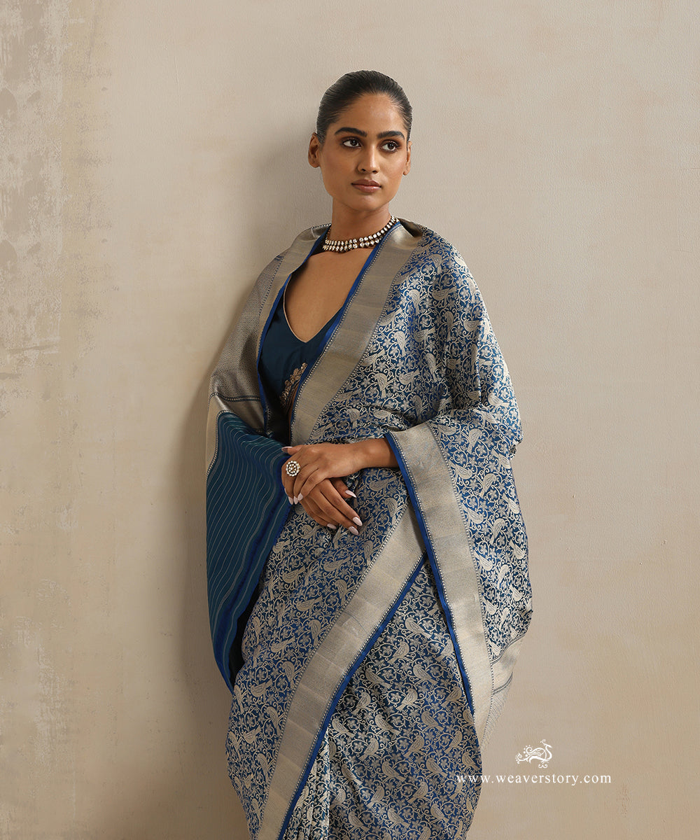 Teal_Handloom_Katan_Silk_Kimkhab_Shikargah_Banarasi_Saree_With_Bird_Motifs_WeaverStory_01