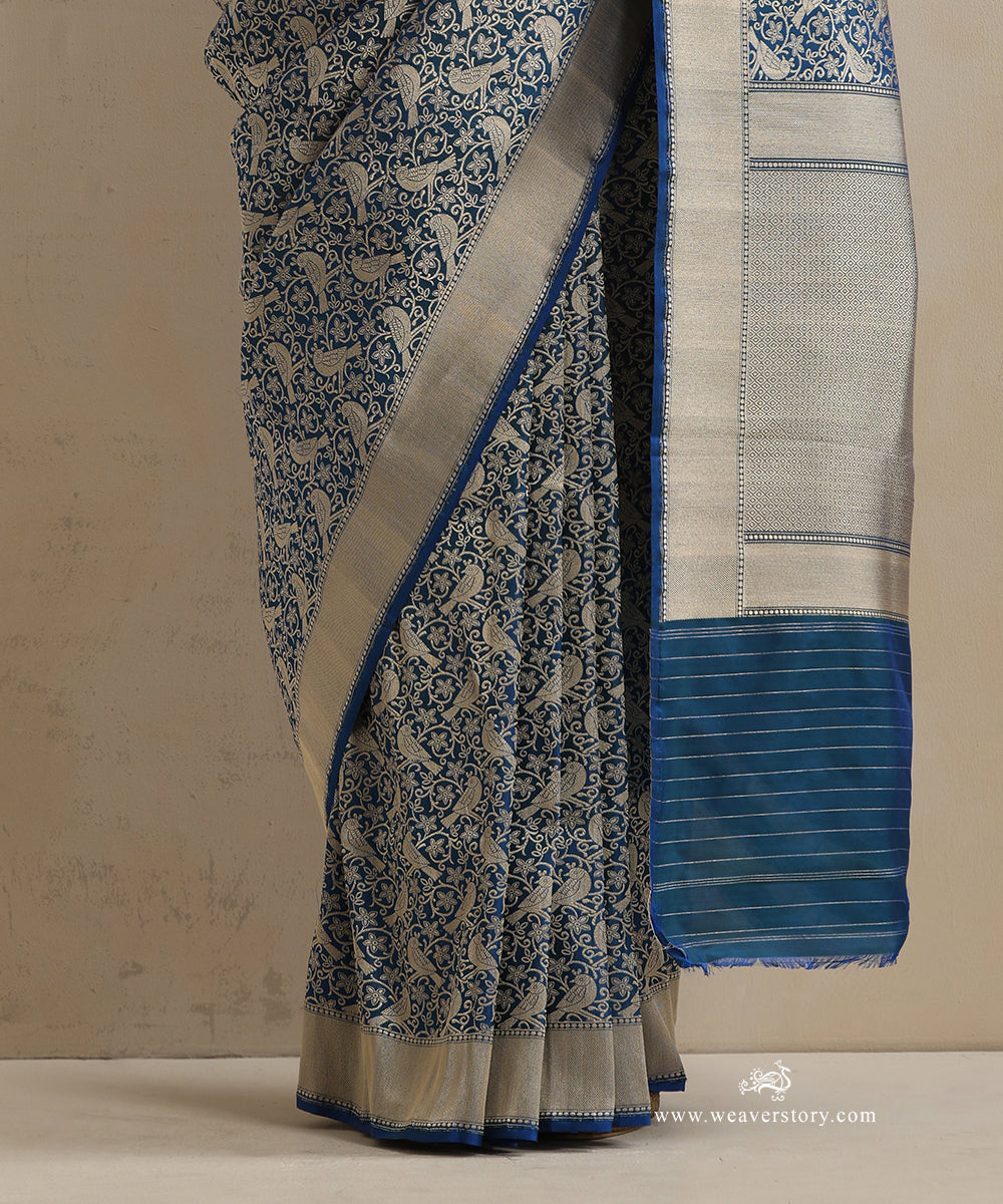 Teal_Handloom_Katan_Silk_Kimkhab_Shikargah_Banarasi_Saree_With_Bird_Motifs_WeaverStory_04