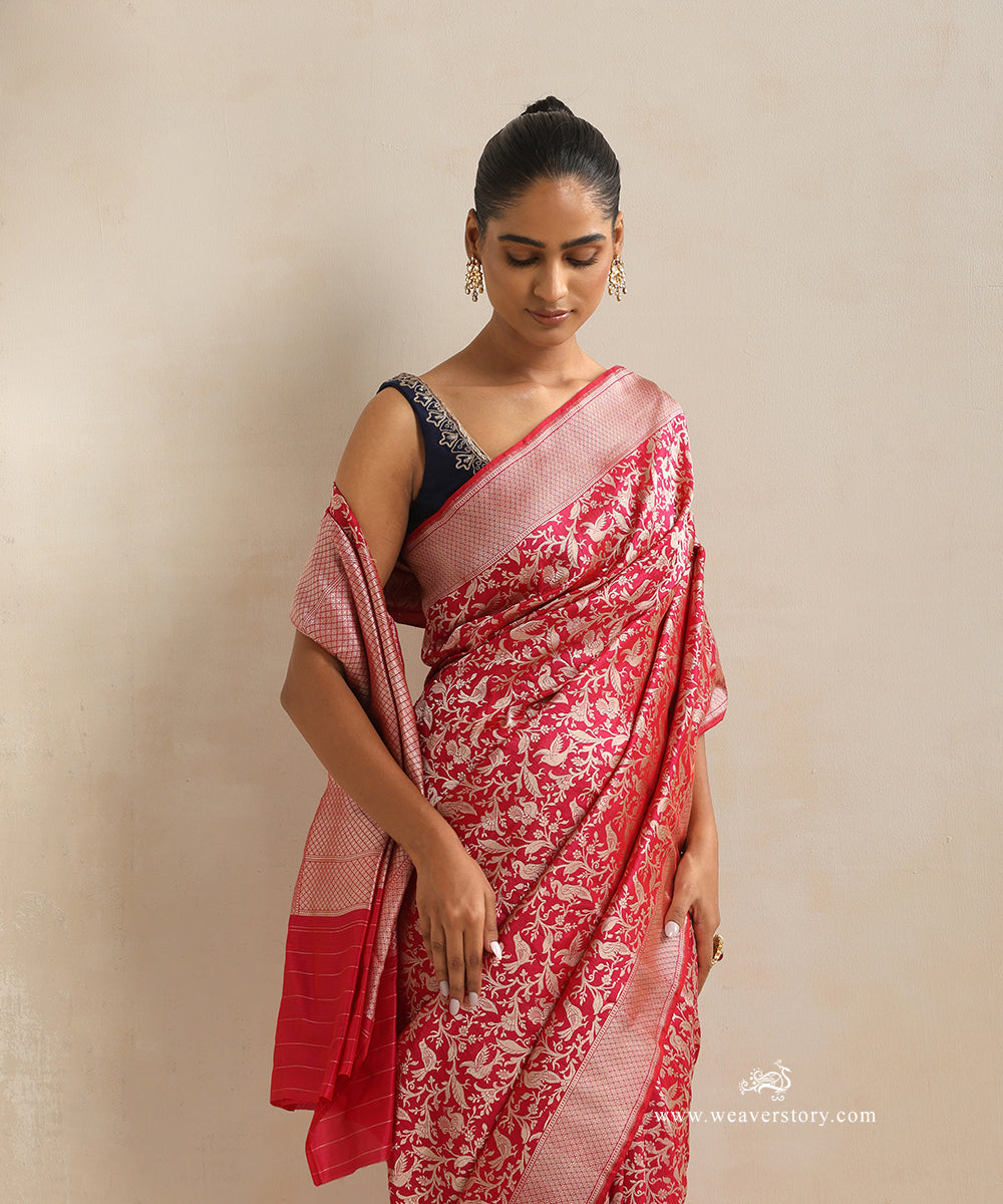 Handloom_Pink_Pure_Katan_Silk_Kimkhab_Shikargah_Banarasi_Saree_With_Bird_And_Pecock_Motifs_WeaverStory_01