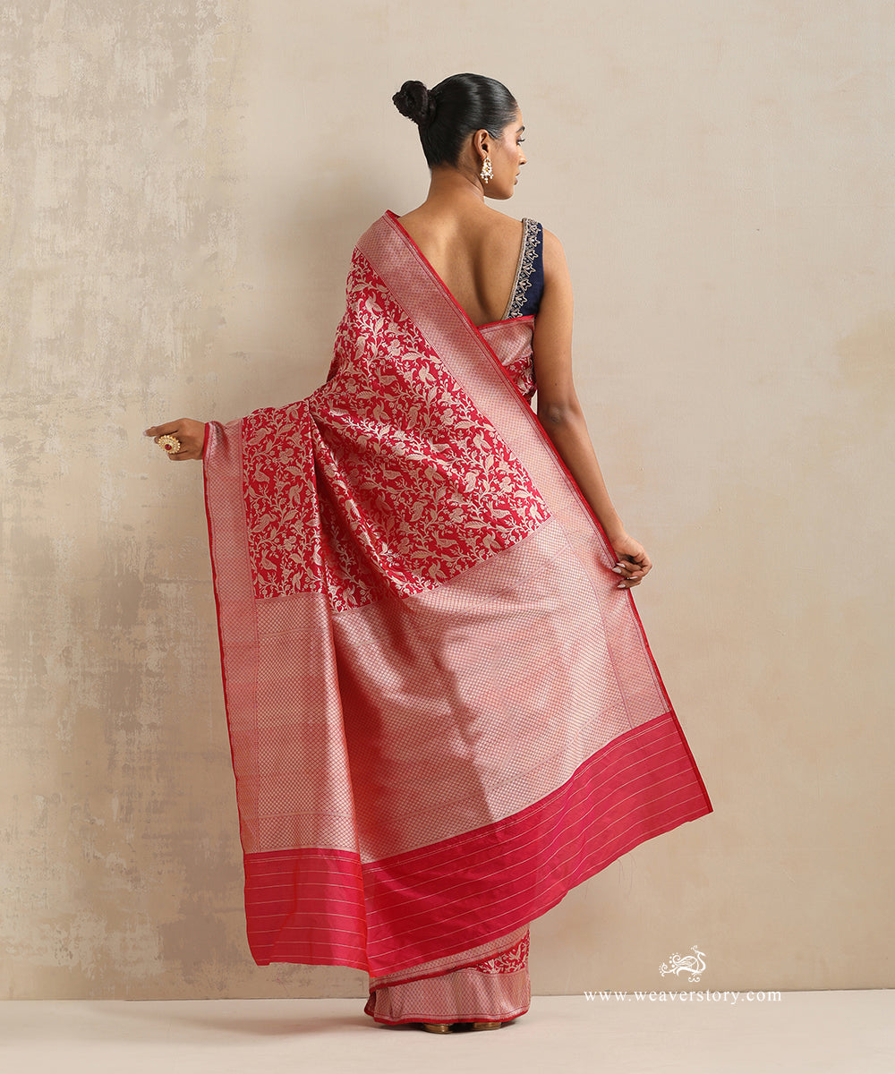 Handloom_Pink_Pure_Katan_Silk_Kimkhab_Shikargah_Banarasi_Saree_With_Bird_And_Pecock_Motifs_WeaverStory_03