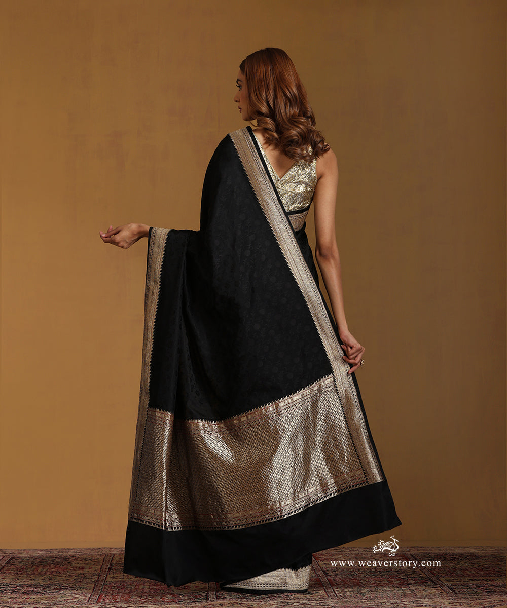 Black_Handloom_Pure_Satin_Silk_Tanchoi_Banarasi_Saree_With_Gold_Zari_Border_And_Palla_With_Red_Resham_WeaverStory_03