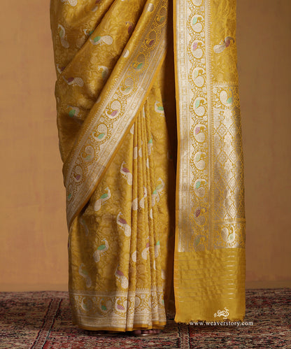 Mustard_Handloom_Pure_Katan_Silk_Zari_Tanchoi_Banarasi_Saree_With_Peacock_Meena_Motifs_WeaverStory_04