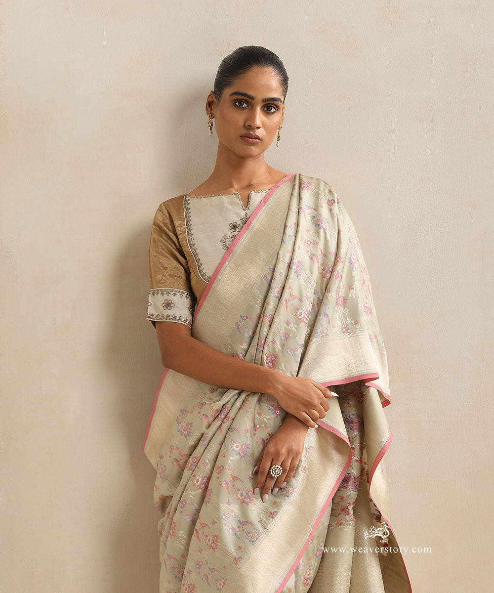 Handloom_Pista_Green_Pure_Katan_Silk_Banarasi_Saree_With_Small_Parrots_And_Meena_Jaal_WeaverStory_01