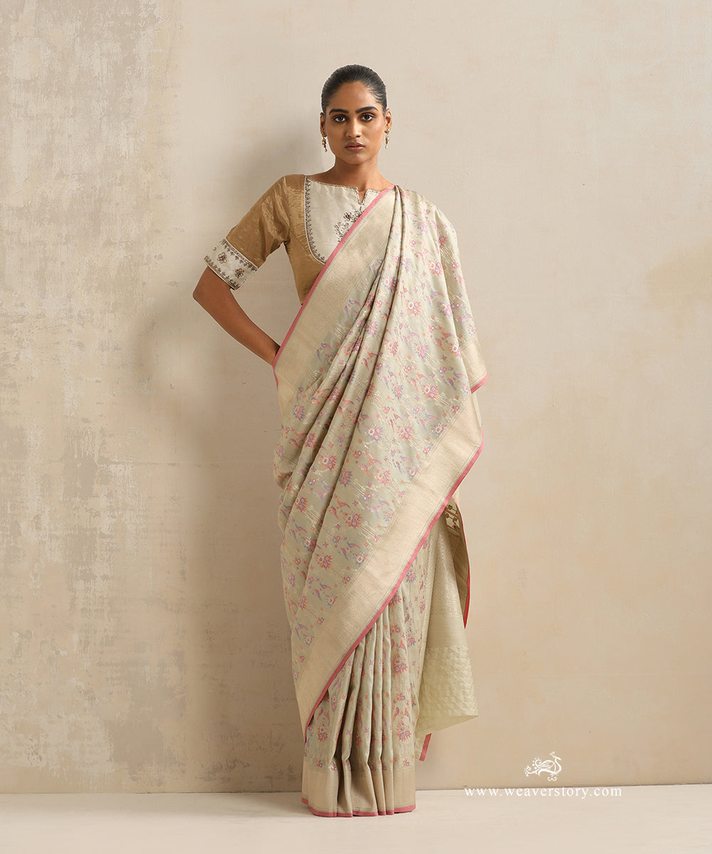 Handloom_Pista_Green_Pure_Katan_Silk_Banarasi_Saree_With_Small_Parrots_And_Meena_Jaal_WeaverStory_02