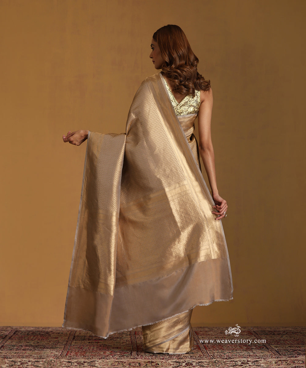 Gold_Handloom_Pure_Katan_Silk_Zari_Tanchoi_Banarasi_Saree_With_Small_Paisley_WeaverStory_03