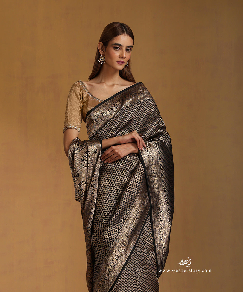 Handloom_Black_Pure_Katan_Silk_Zari_Tanchoi_Saree_With_Small_Leaves_WeaverStory_02