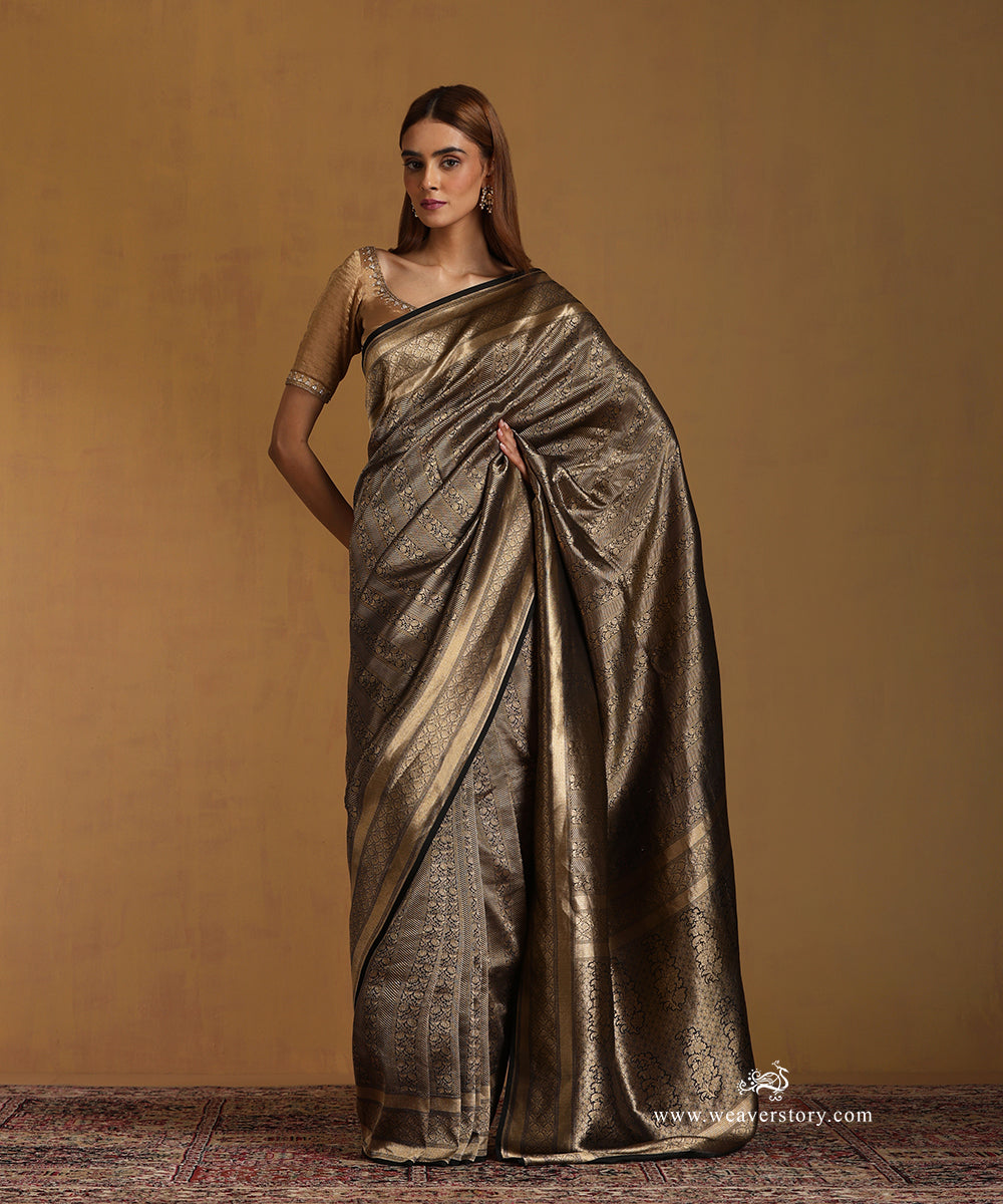 Handloom_Black_Pure_Katan_Silk_Zari_Tanchoi_Banarasi_Saree_With_Diagonal_Bel_WeaverStory_01