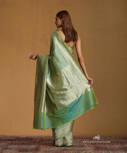 Handloom_Parrot_Green_Pure_Katan_Silk_Zari_Tanchoi_Banarasi_Saree_With_Small_Flowers_WeaverStory_03