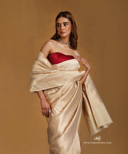 Handloom_Ivory_Pure_Katan_Silk_Zari_Tanchoi_Banarasi_Saree_With_Gold_Jaal_WeaverStory_02