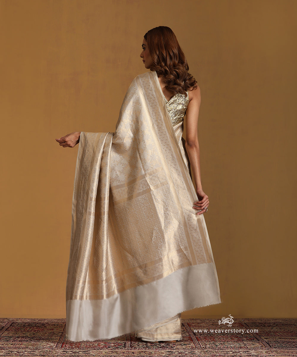 Grey_Handlom_Pure_Katan_Silk_Zari_Tanchoi_Banarasi_Saree_With_Gold_Jaal_WeaverStory_03