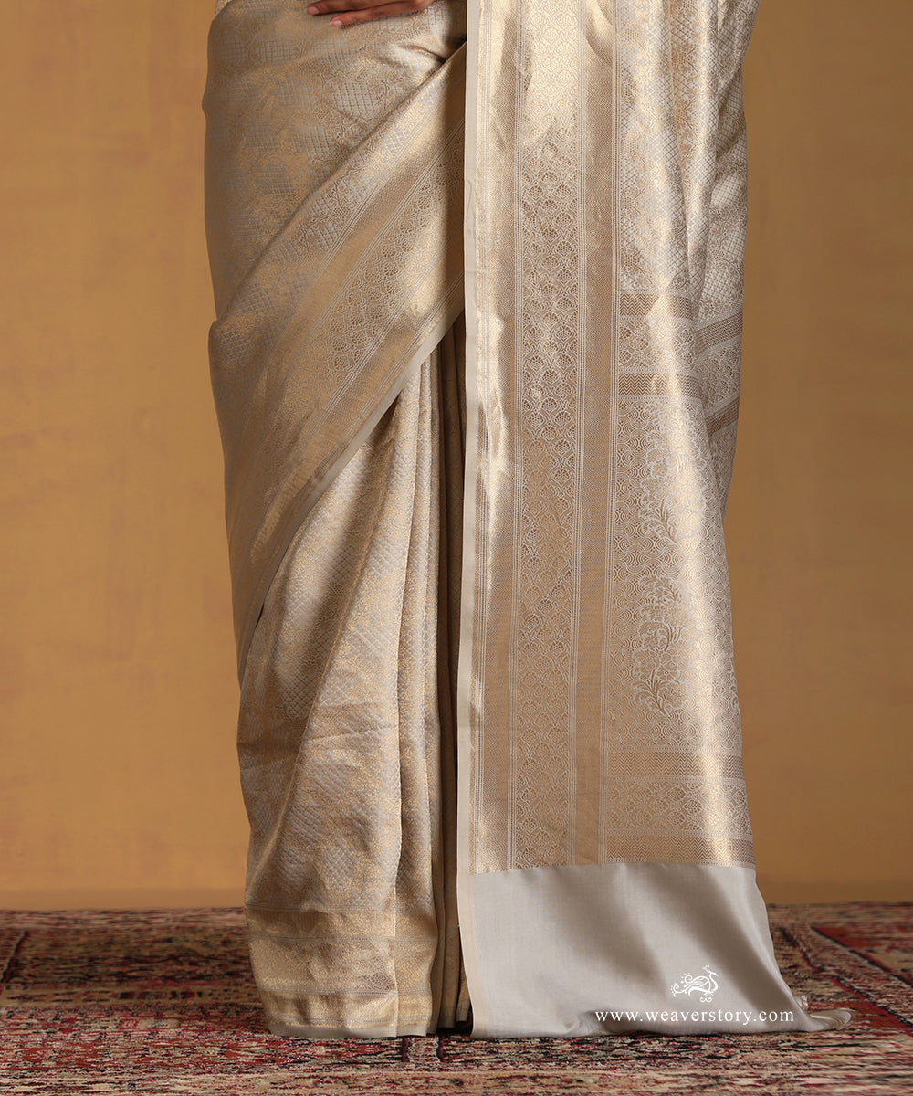 Grey_Handlom_Pure_Katan_Silk_Zari_Tanchoi_Banarasi_Saree_With_Gold_Jaal_WeaverStory_04