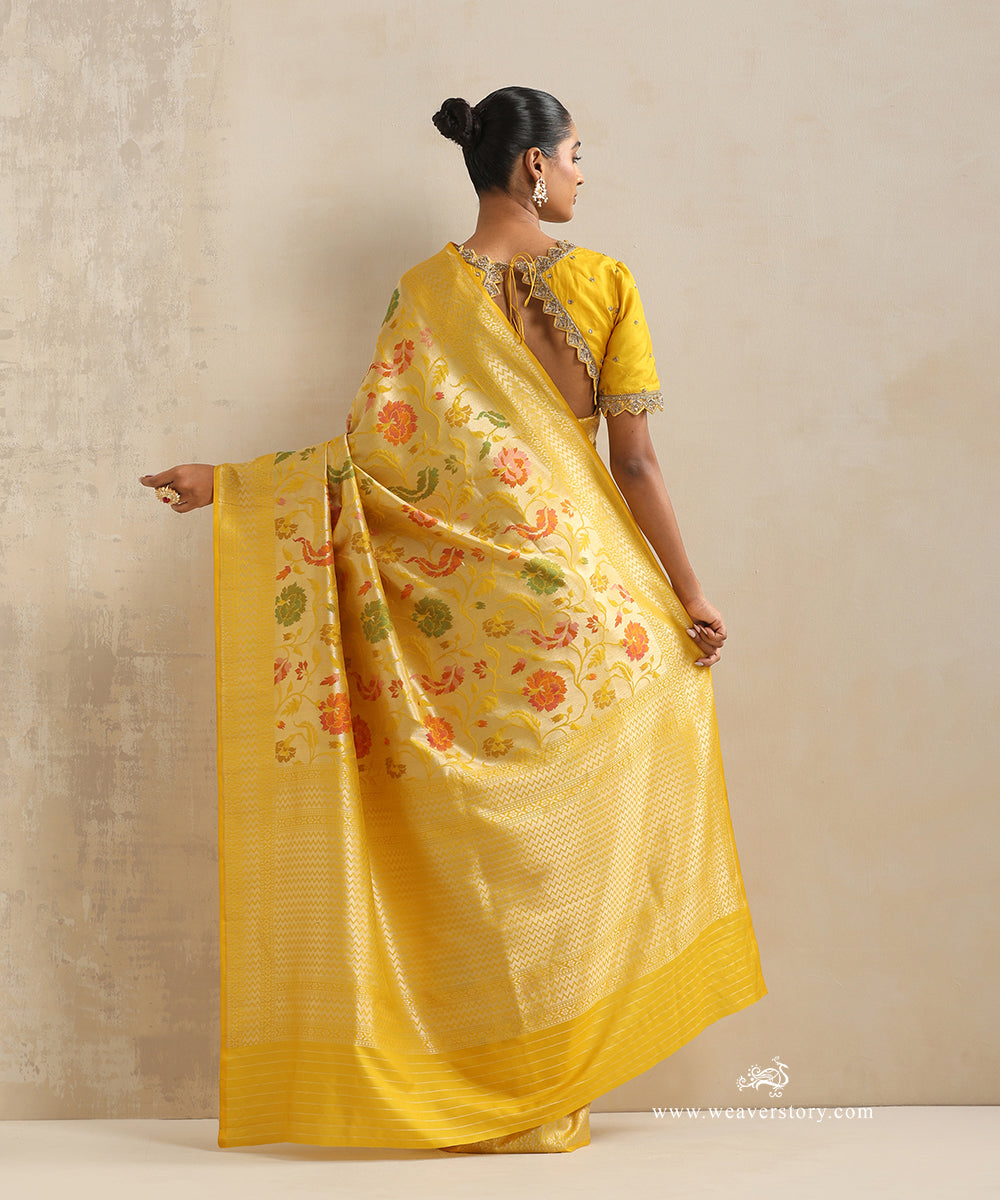 Yellow_Handloom_Pure_Katan_Silk_Kimkhab_Banarasi_Saree_WeaverStory_03