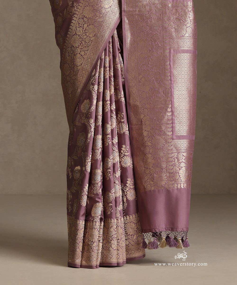 Handloom_Mauve_Pure_Katan_Silk_Banarasi_Saree_With_Kadhwa_Floral_Sona_Rupa_Jaal_WeaverStory_03