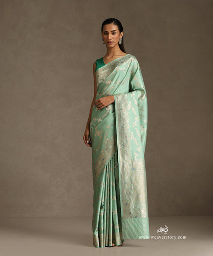 Handloom_Sage_Green_Pure_Katan_Silk_Kadhwa_Banarasi_Saree_With_Floral_Sona_Rupa_Jaal_And_Blue_Meenakari_WeaverStory_02