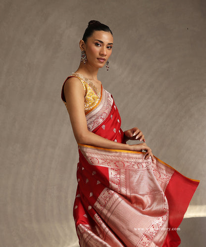 Handloom_Red_Pure_Katan_Silk_Banarasi_Saree_With_Gold_And_Silver_Kadhwa_Boota_And_Red_Selvedge_WeaverStory_01