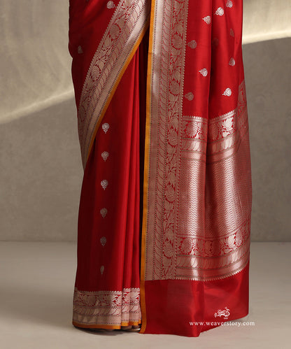 Handloom_Red_Pure_Katan_Silk_Banarasi_Saree_With_Gold_And_Silver_Kadhwa_Boota_And_Red_Selvedge_WeaverStory_04