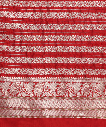 Handloom_Red_Pure_Katan_Silk_Banarasi_Saree_With_Gold_And_Silver_Kadhwa_Boota_And_Red_Selvedge_WeaverStory_05