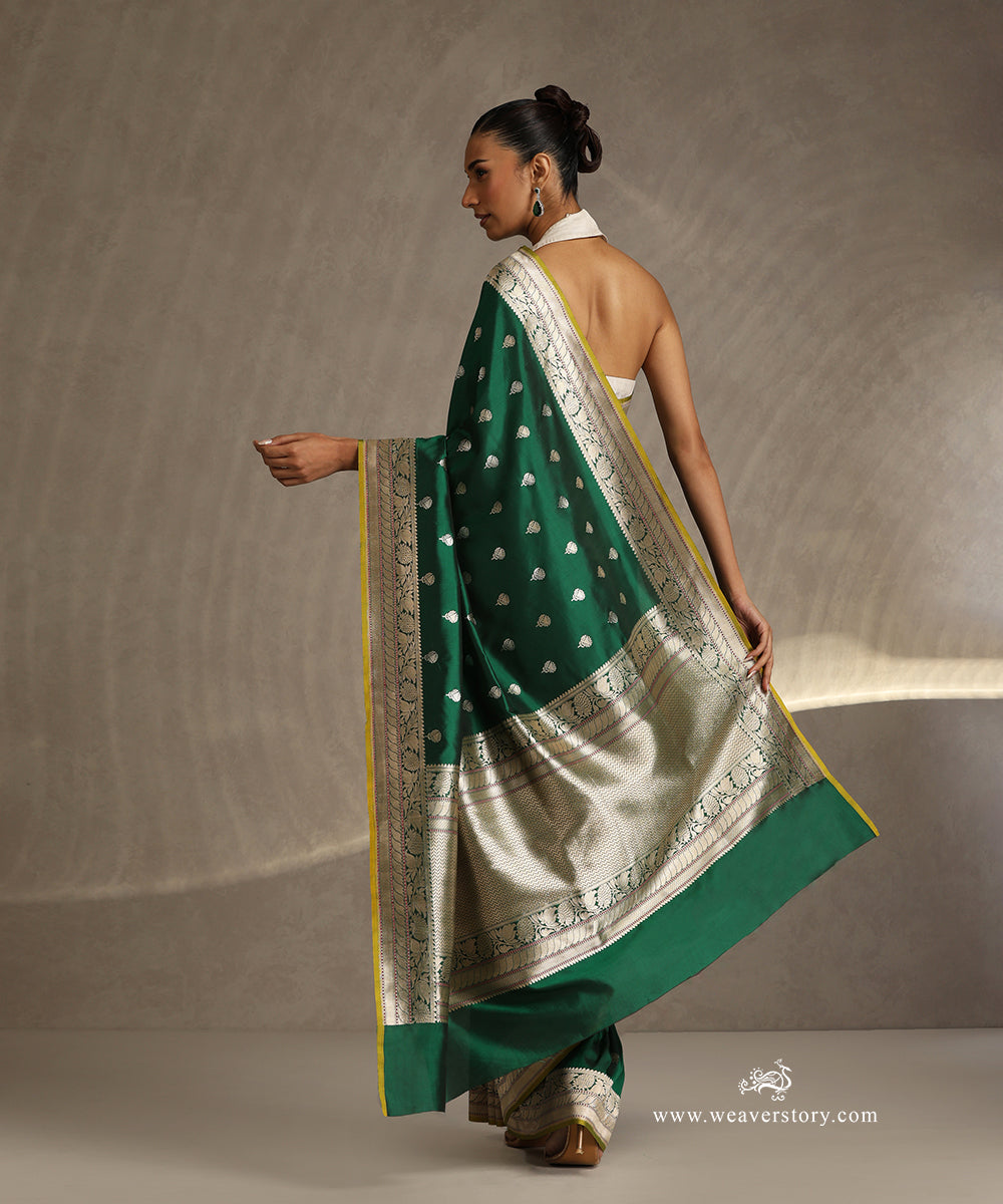 Handloom_Green_Pure_Katan_Silk_Banarasi_Saree_With_Gold_And_Silver_Kadhwa_Boota_And_Light_Green_Selvedge_WeaverStory_03