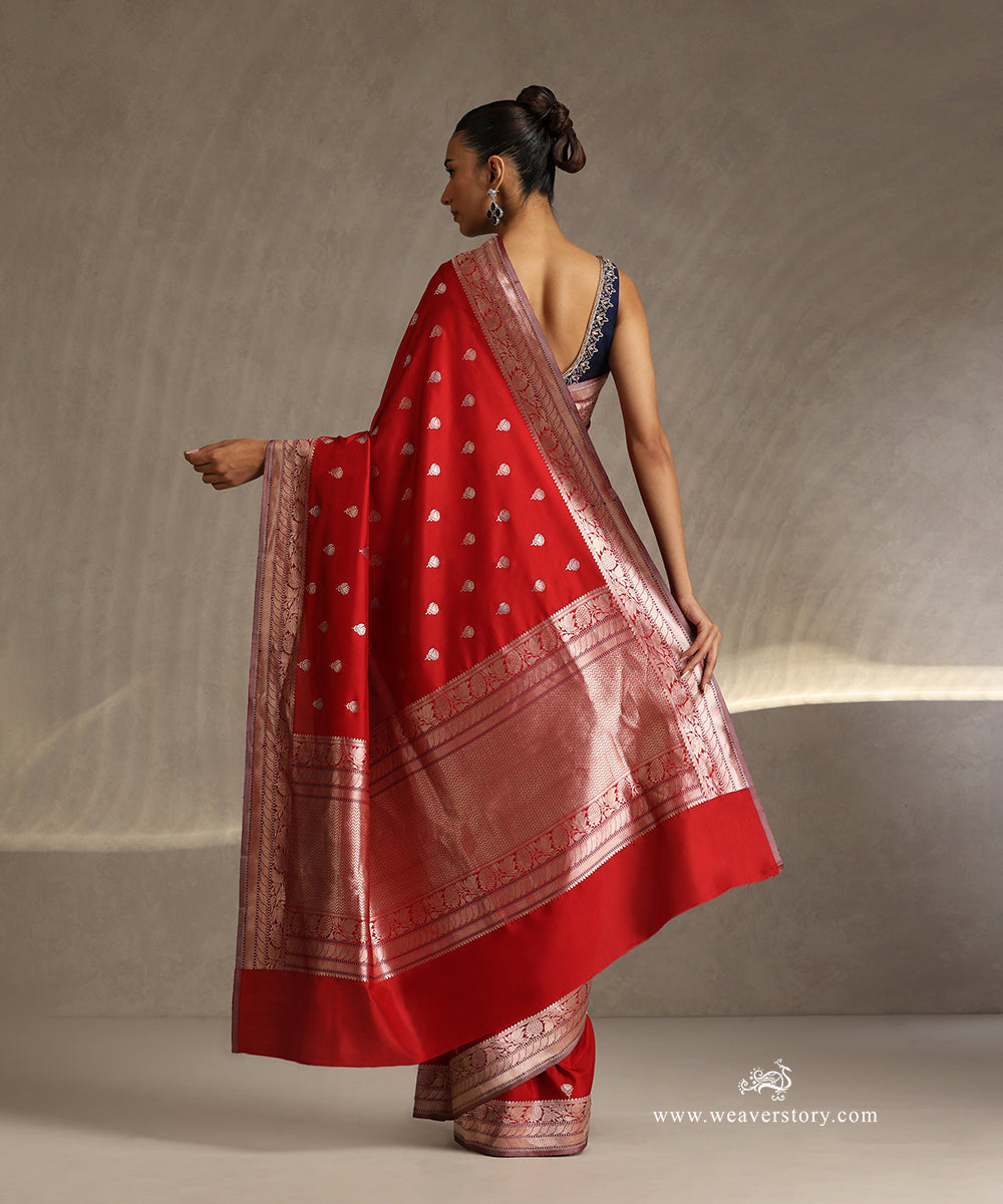 Red_Handloom_Pure_Katan_Silk_Banarasi_Saree_With_Gold_And_Silver_Kadhwa_Boota_And_Grey_Selvedge_WeaverStory_03