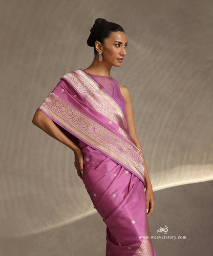 Handloom_Mauve_Pure_Katan_Silk_Banarasi_Saree_With_Gold_And_Silver_Kadhwa_Boota_WeaverStory_01