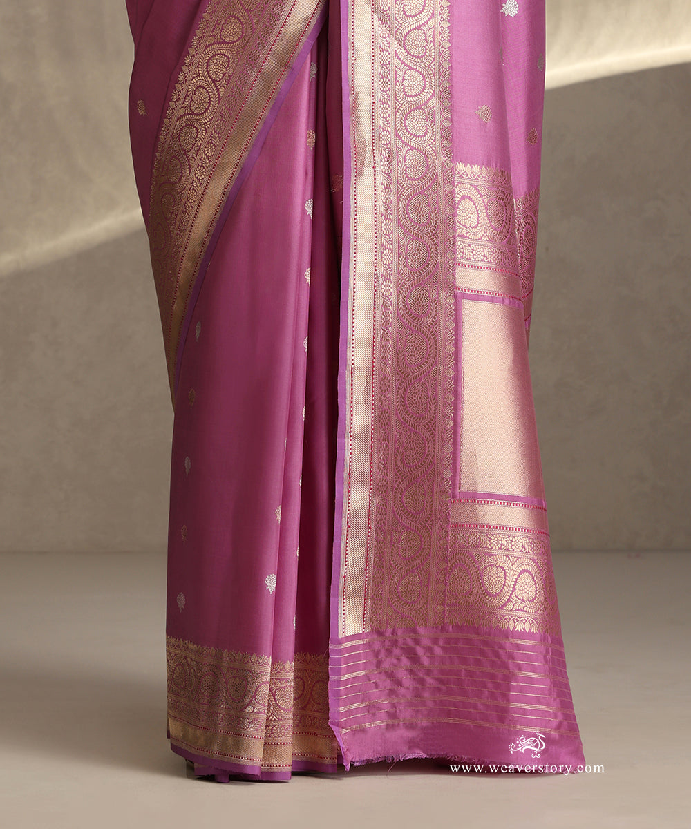 Handloom_Mauve_Pure_Katan_Silk_Banarasi_Saree_With_Gold_And_Silver_Kadhwa_Boota_WeaverStory_04