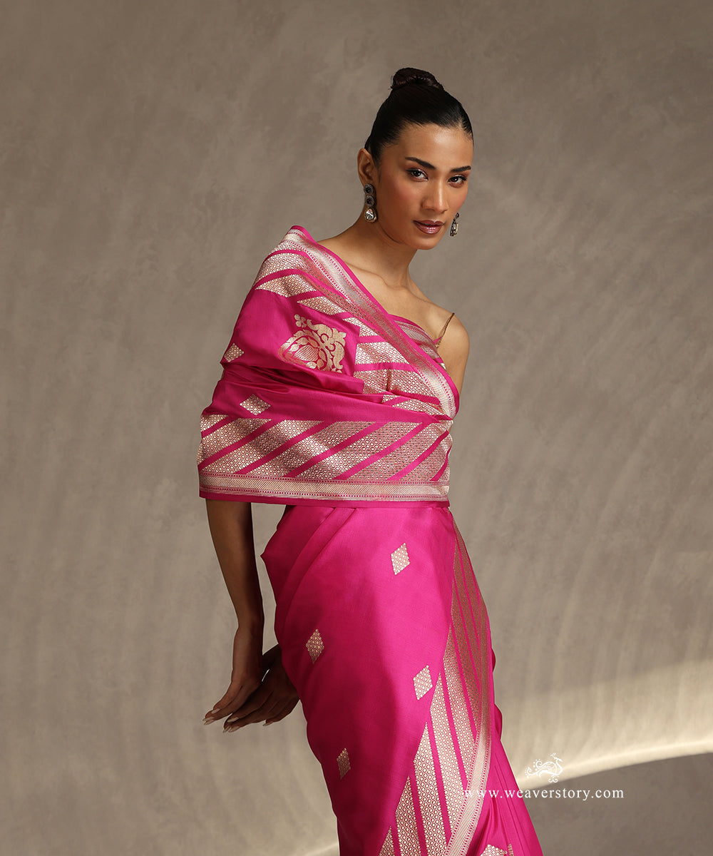 Handloom_Rani_Pink_Pure_Katan_Silk_Banarasi_Saree_With_Gold_Kadhwa_Boota_With_Konia_WeaverStory_01