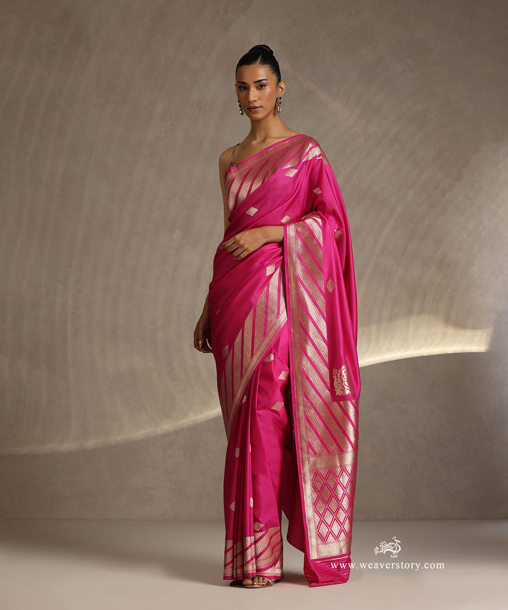 Handloom_Rani_Pink_Pure_Katan_Silk_Banarasi_Saree_With_Gold_Kadhwa_Boota_With_Konia_WeaverStory_02