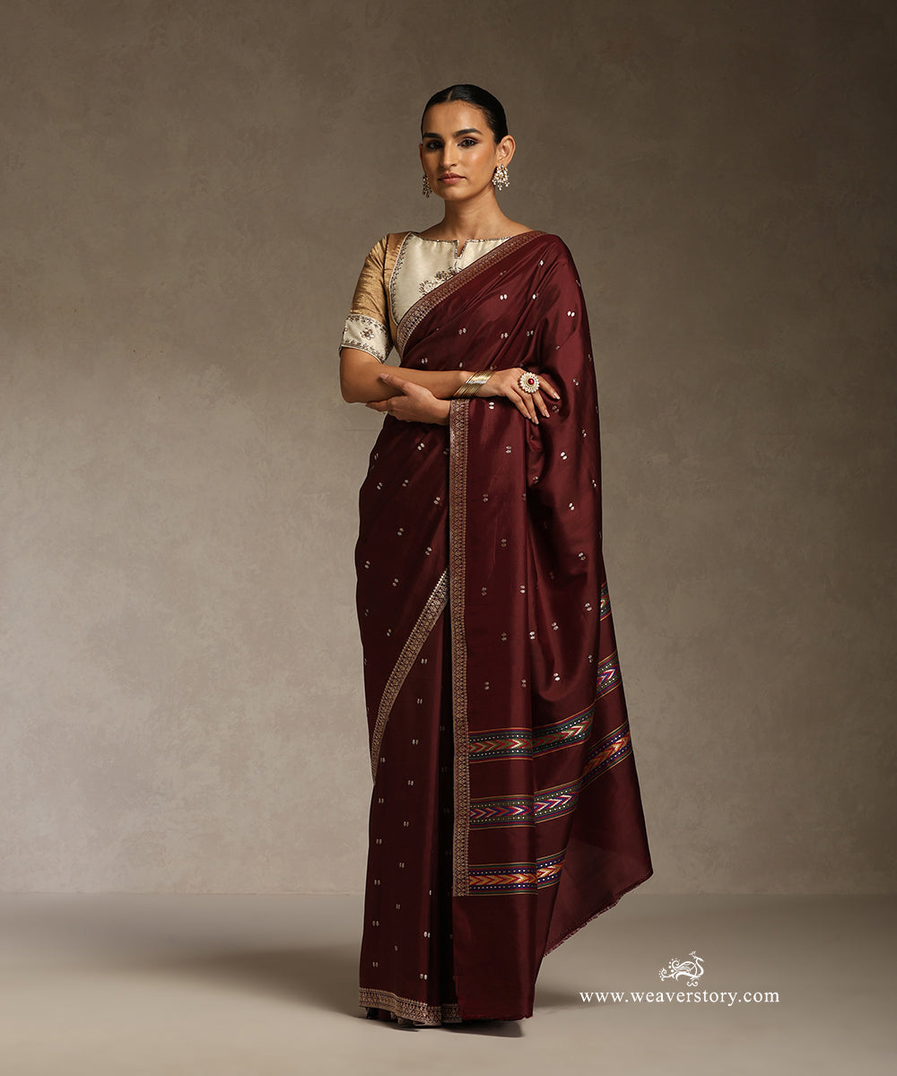 Wine_Handloom_Pure_Katan_Silk_Gold_Silver_Kadhwa_Small_Flower_Boota_Banarasi_Saree_With_Thin_Gold_Border_WeaverStory_01