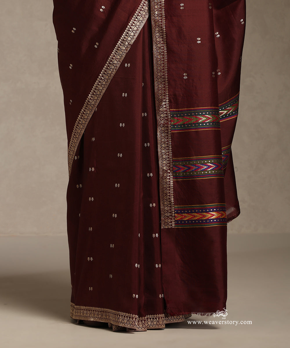 Wine_Handloom_Pure_Katan_Silk_Gold_Silver_Kadhwa_Small_Flower_Boota_Banarasi_Saree_With_Thin_Gold_Border_WeaverStory_04