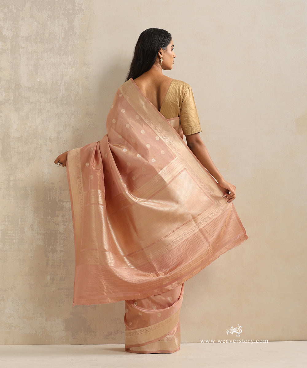 Peach_Handloom_Pure_Katan_Tissue_Kadhwa_Banarasi_Saree_With_Ginni_Booti_WeaverStory_03