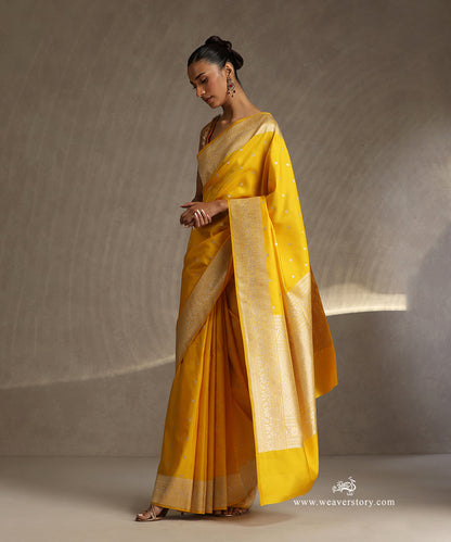 Handloom_Yellow_Pure_Katan_Silk_Banarasi_Saree_With_Kadhwa_Chameli_Boota_WeaverStory_02