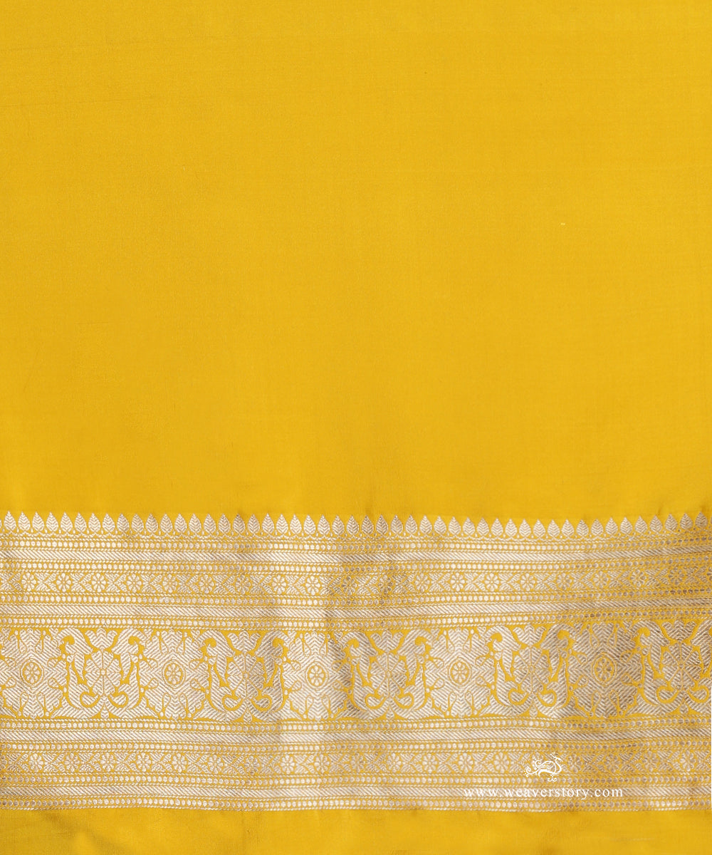 Handloom_Yellow_Pure_Katan_Silk_Banarasi_Saree_With_Kadhwa_Chameli_Boota_WeaverStory_05