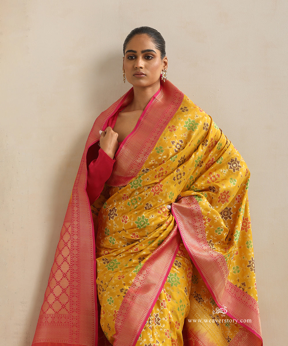 Mustard_Handloom_Pure_Katan_Silk_Banarasi_Patola_Saree_WeaverStory_01