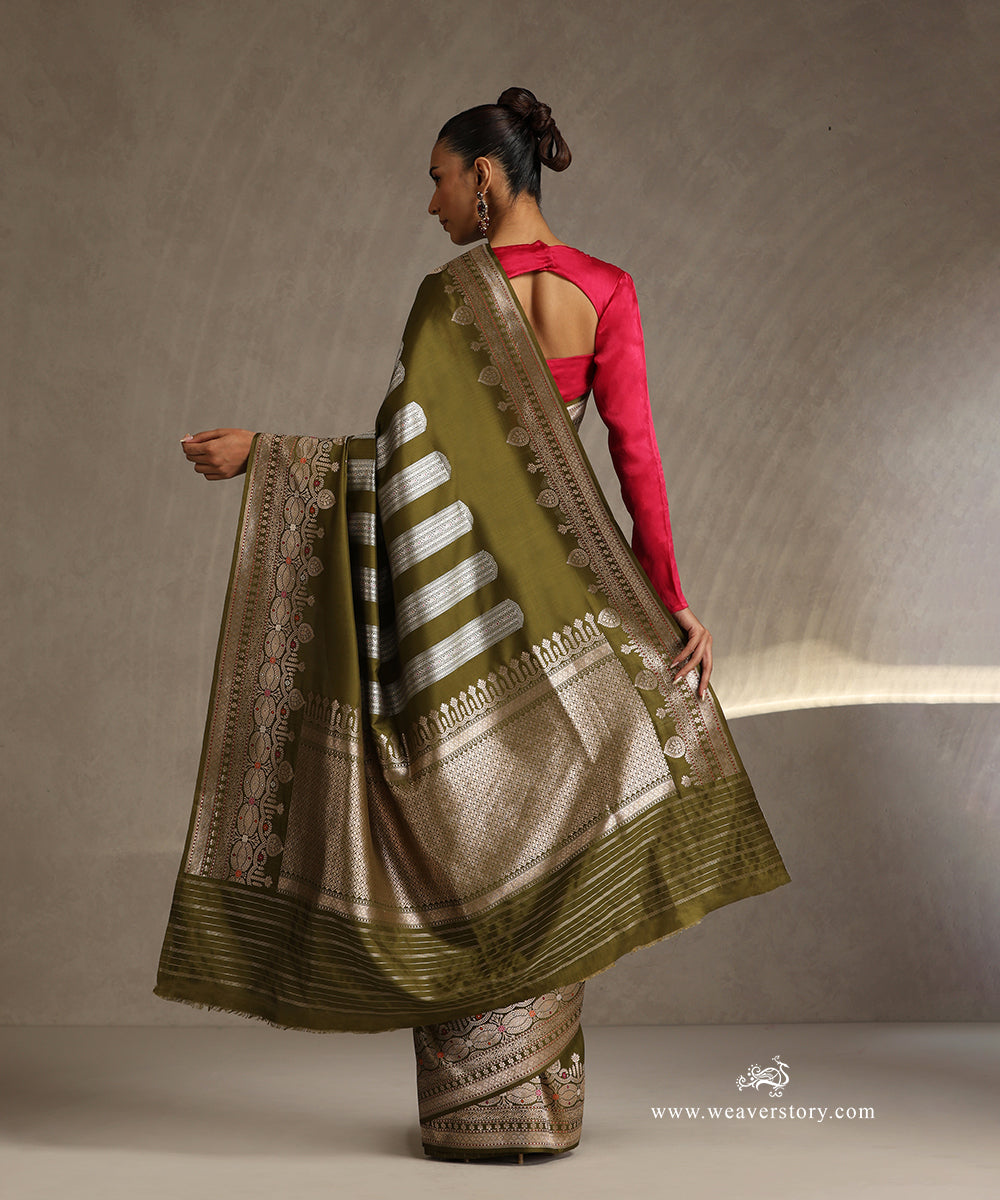 Olive_Handloom_Pure_Katan_Silk_Banarasi_Saree_With_Fancy_Kadhwa_Meenakari_Border_WeaverStory_03