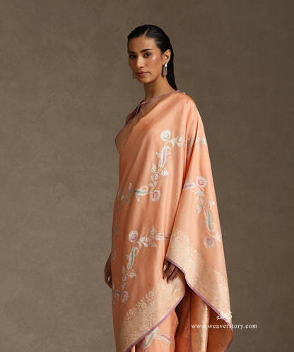 Peach_Handloom_Pure_Katan_Silk_Kadhwa_Banarasi_Saree_With_Meenakari_Jaal_And_Mauve_Selvedge_WeaverStory_01